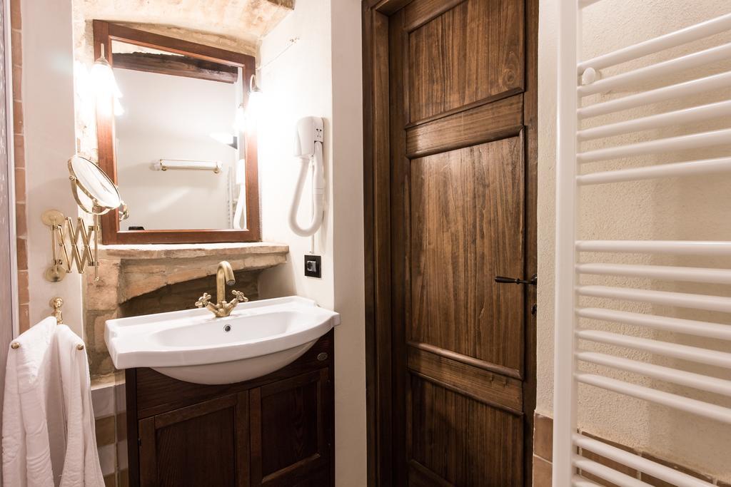 Domus In Castro Bed & Breakfast Montecchio  Стая снимка